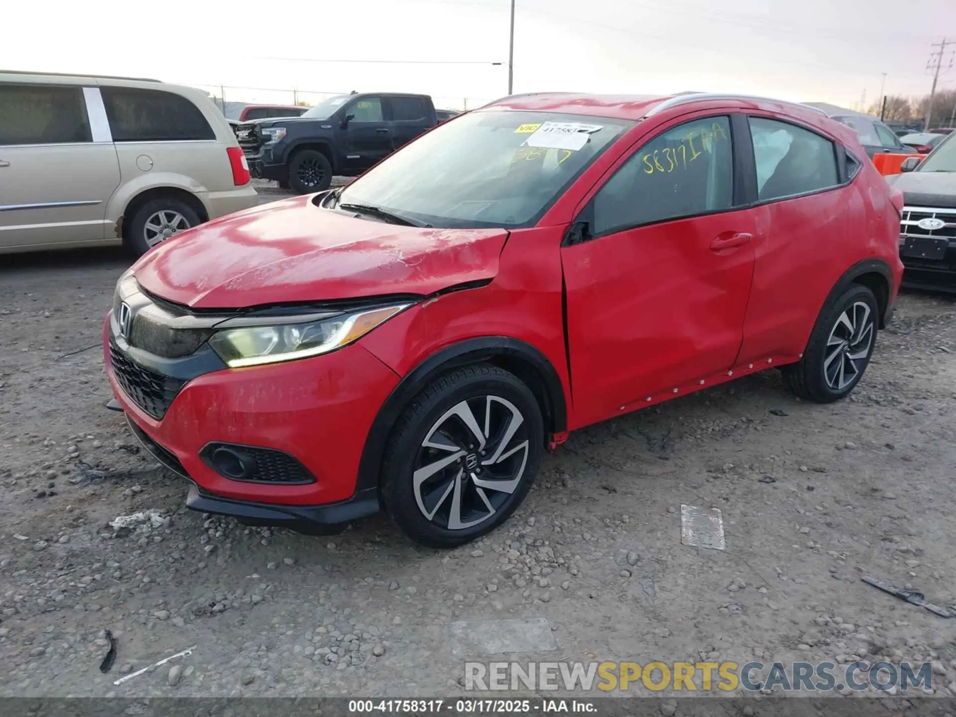 2 fotografías del automóvil dañado 3CZRU6H16KG706698 HONDA HR-V 2019