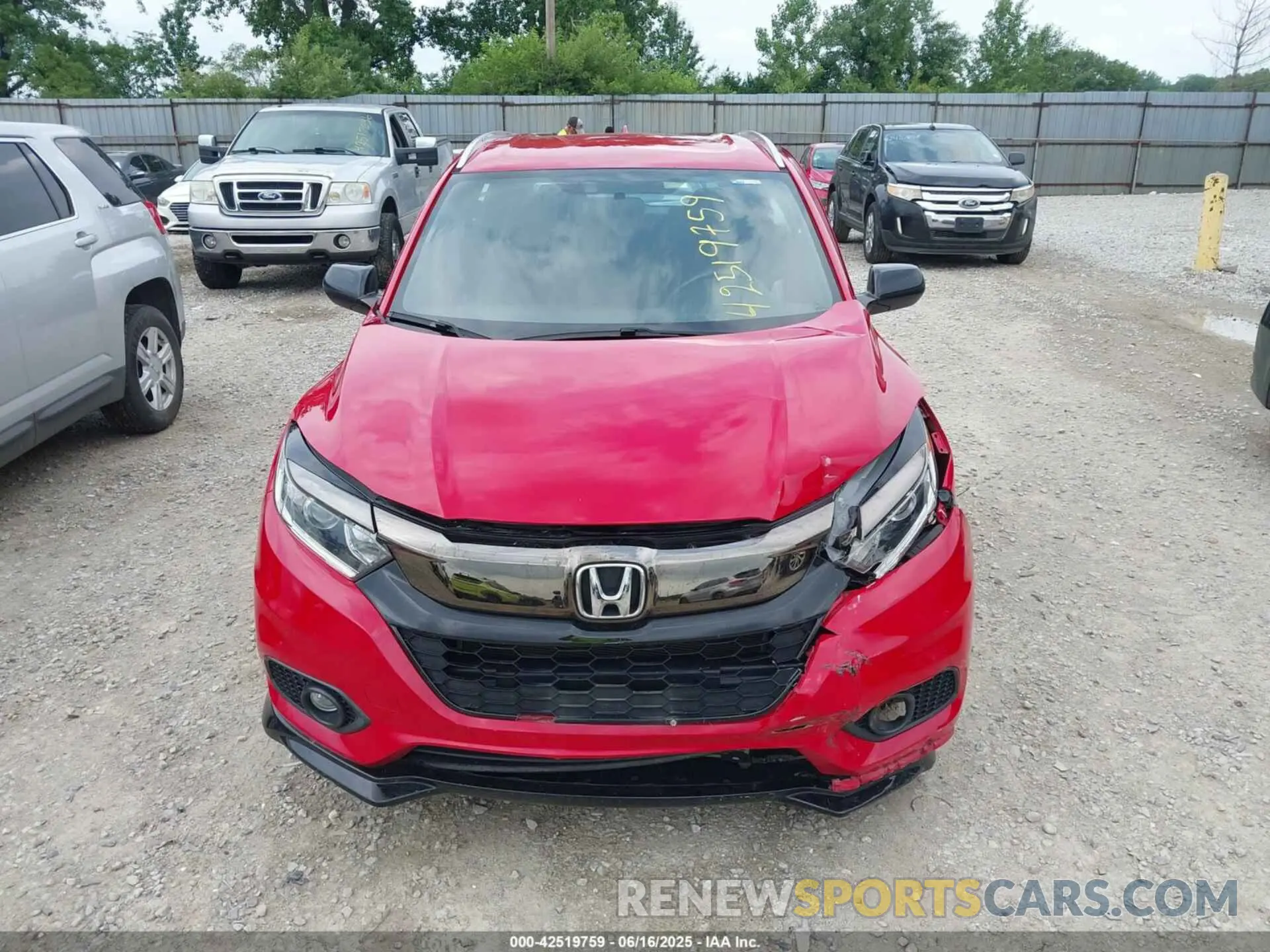 13 fotografías del automóvil dañado 3CZRU6H16KG726157 HONDA HR-V 2019