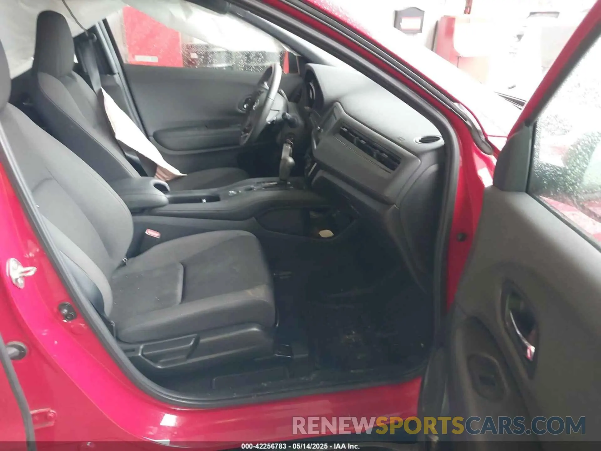 5 fotografías del automóvil dañado 3CZRU6H18KG708677 HONDA HR-V 2019