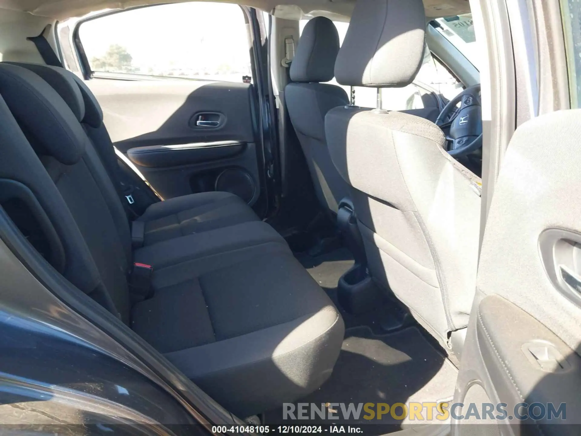 8 fotografías del automóvil dañado 3CZRU6H31KG725063 HONDA HR-V 2019