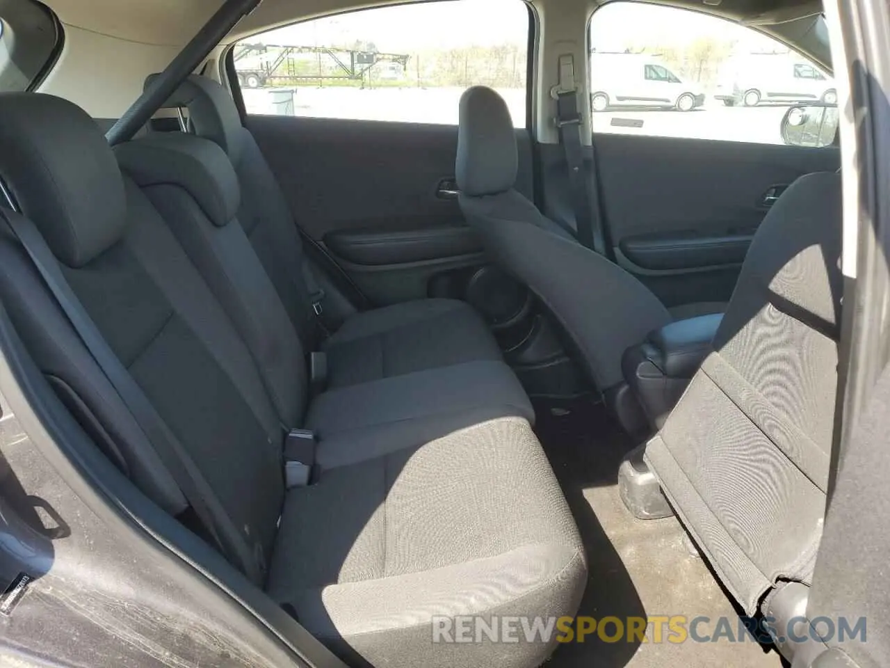 12 fotografías del automóvil dañado 3CZRU6H31KG728173 HONDA HR-V 2019