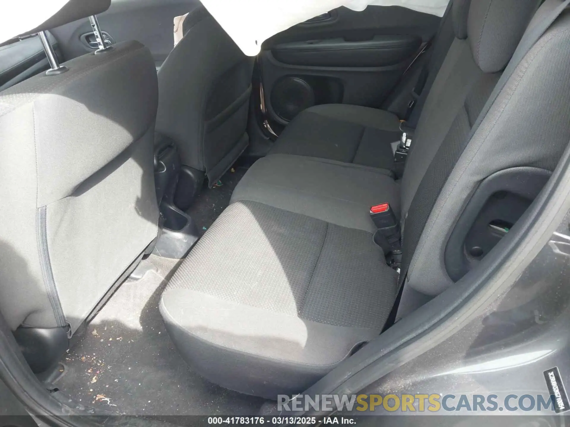 8 fotografías del automóvil dañado 3CZRU6H32KG710054 HONDA HR-V 2019