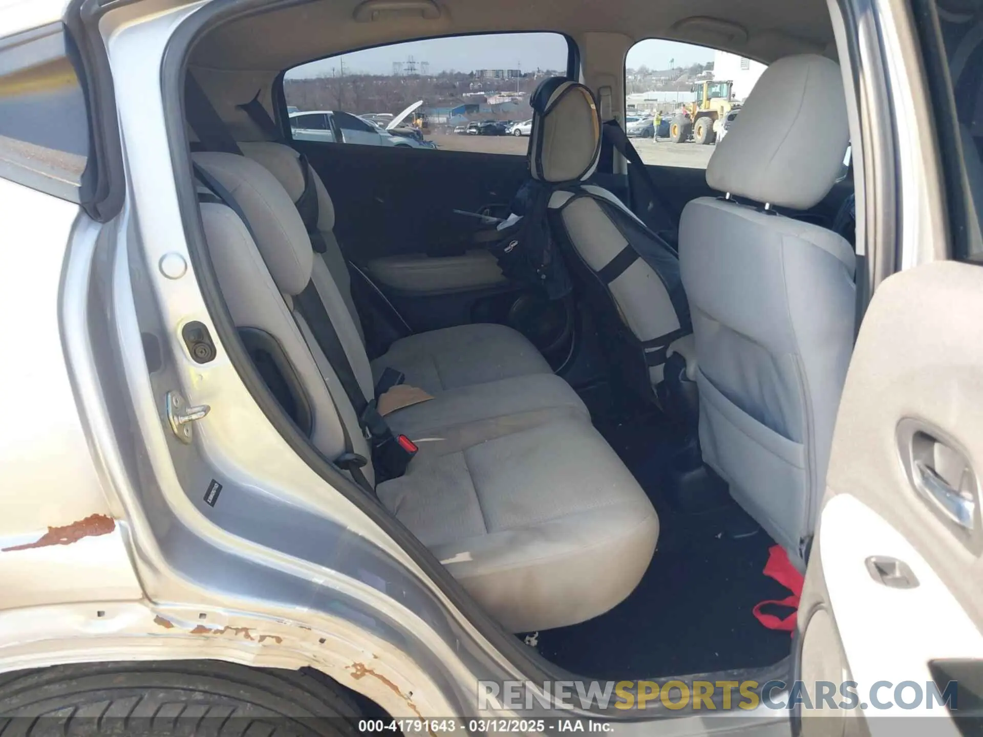 8 fotografías del automóvil dañado 3CZRU6H32KG711625 HONDA HR-V 2019