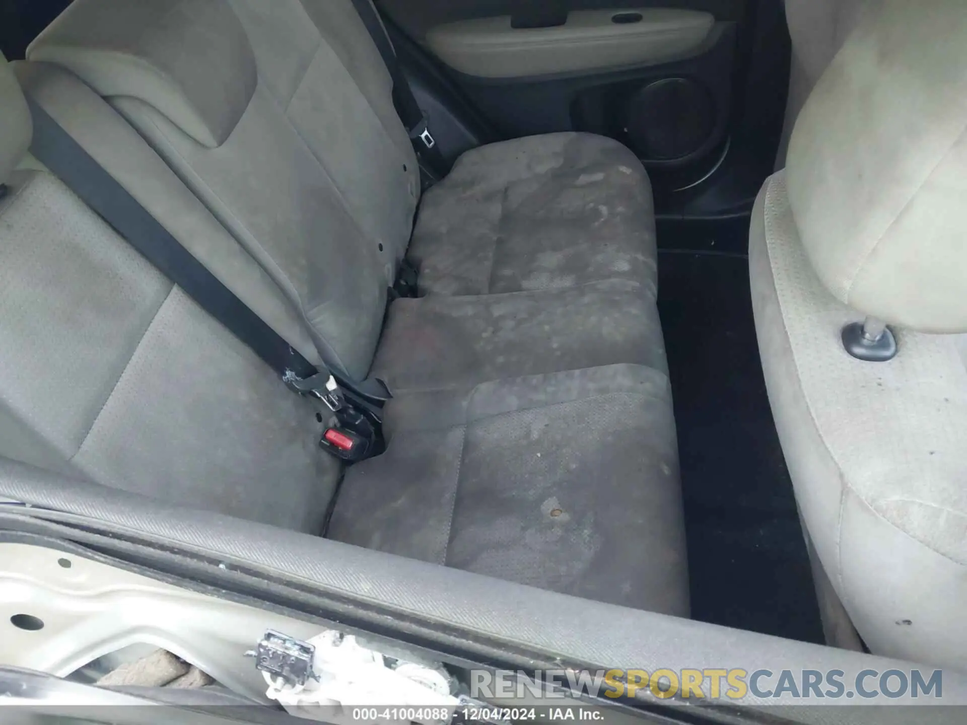 8 fotografías del automóvil dañado 3CZRU6H32KG726609 HONDA HR-V 2019
