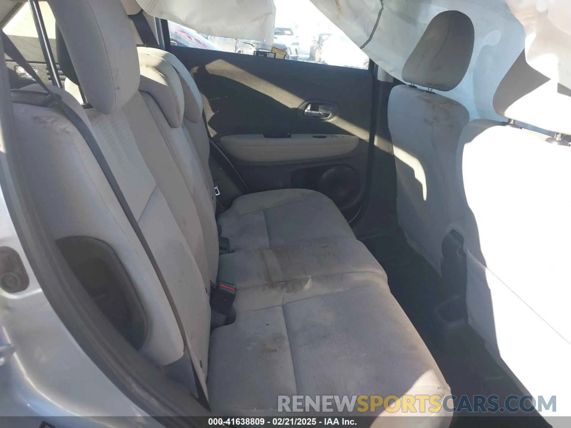 8 fotografías del automóvil dañado 3CZRU6H32KG726772 HONDA HR-V 2019