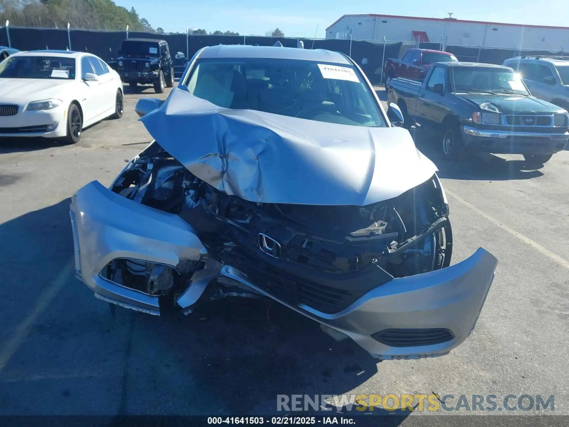 12 fotografías del automóvil dañado 3CZRU6H32KG732412 HONDA HR-V 2019