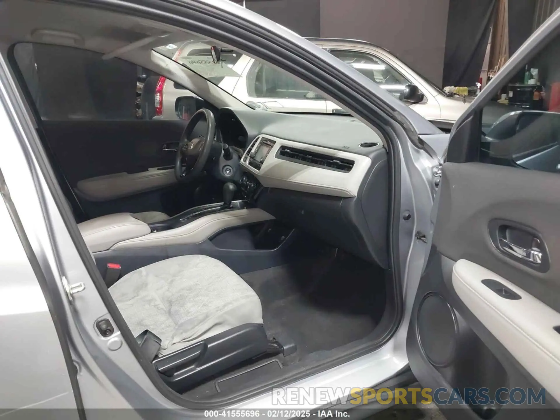 5 fotografías del automóvil dañado 3CZRU6H33KG733665 HONDA HR-V 2019