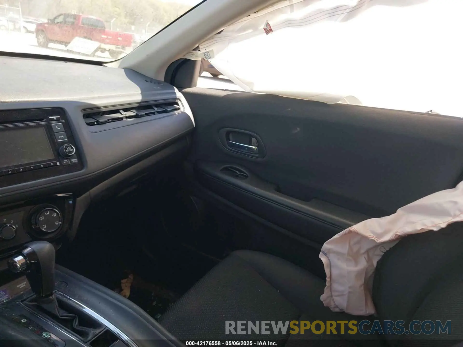5 fotografías del automóvil dañado 3CZRU6H34KG705387 HONDA HR-V 2019
