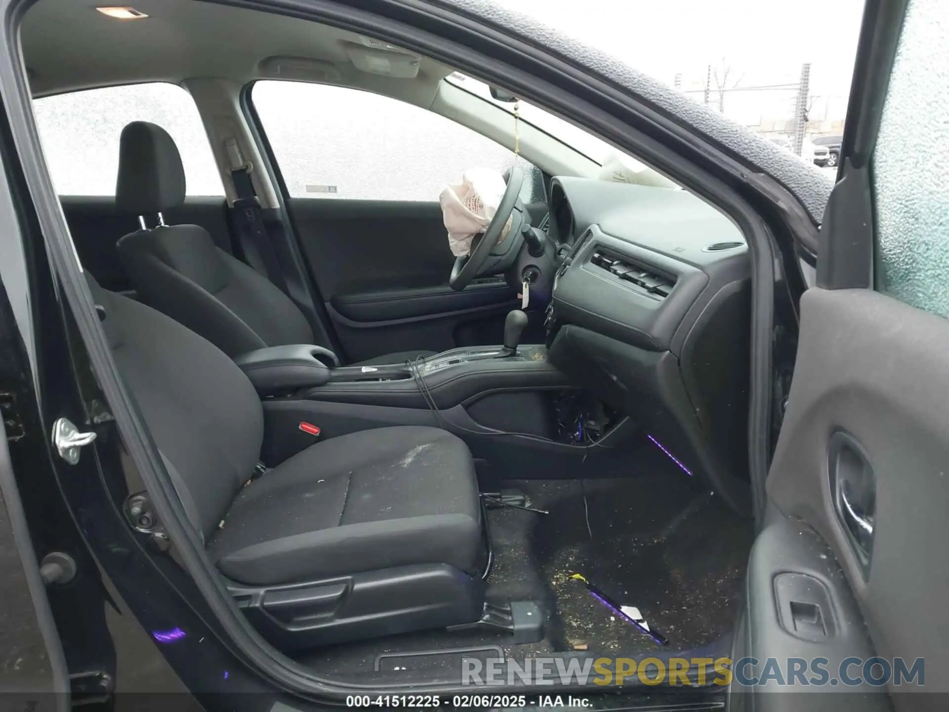 5 fotografías del automóvil dañado 3CZRU6H36KG718867 HONDA HR-V 2019