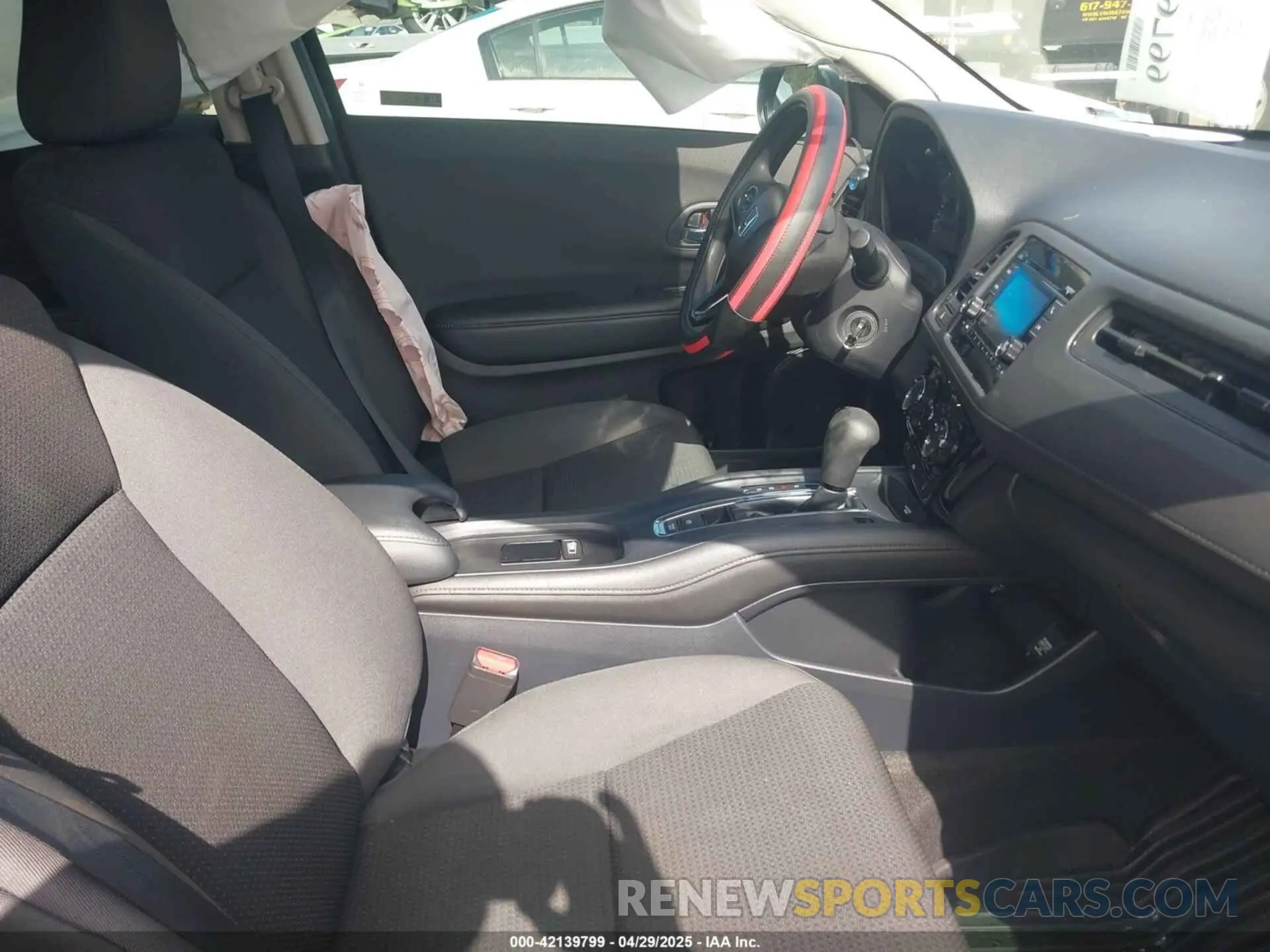 5 fotografías del automóvil dañado 3CZRU6H37KG726234 HONDA HR-V 2019
