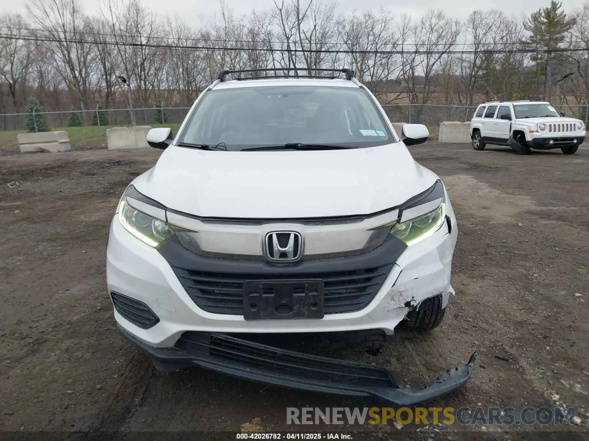 12 fotografías del automóvil dañado 3CZRU6H38KM743805 HONDA HR-V 2019