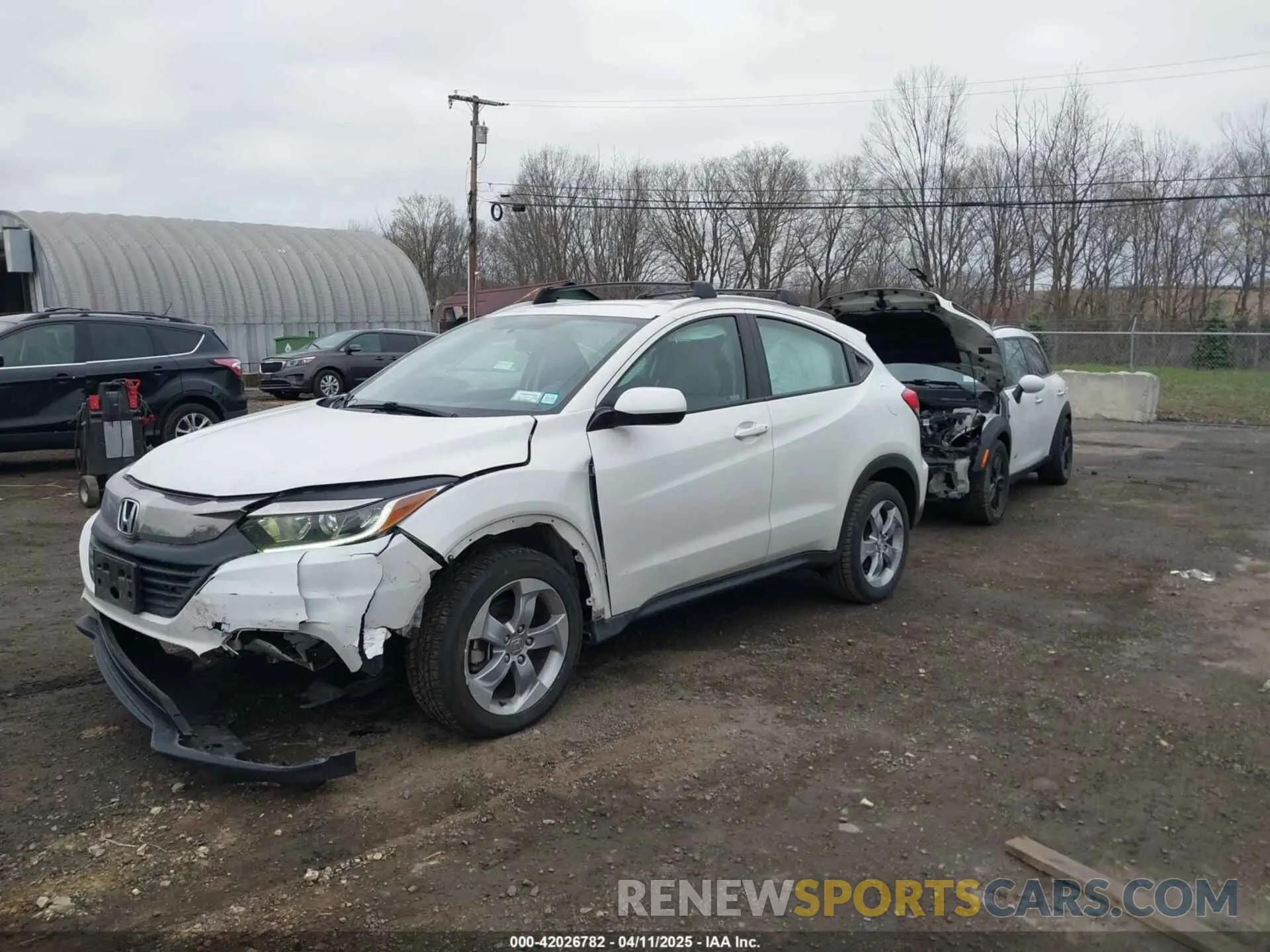 2 fotografías del automóvil dañado 3CZRU6H38KM743805 HONDA HR-V 2019
