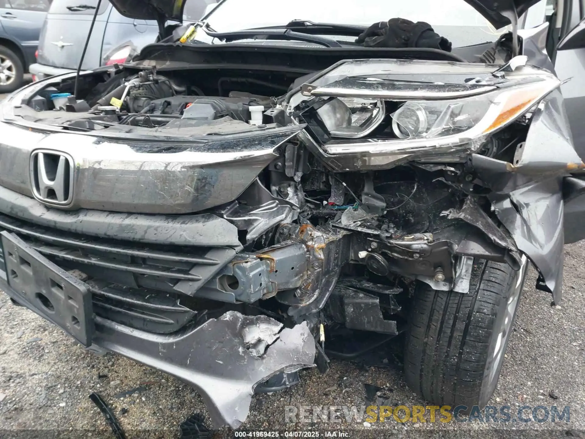 18 fotografías del automóvil dañado 3CZRU6H3XKG712120 HONDA HR-V 2019
