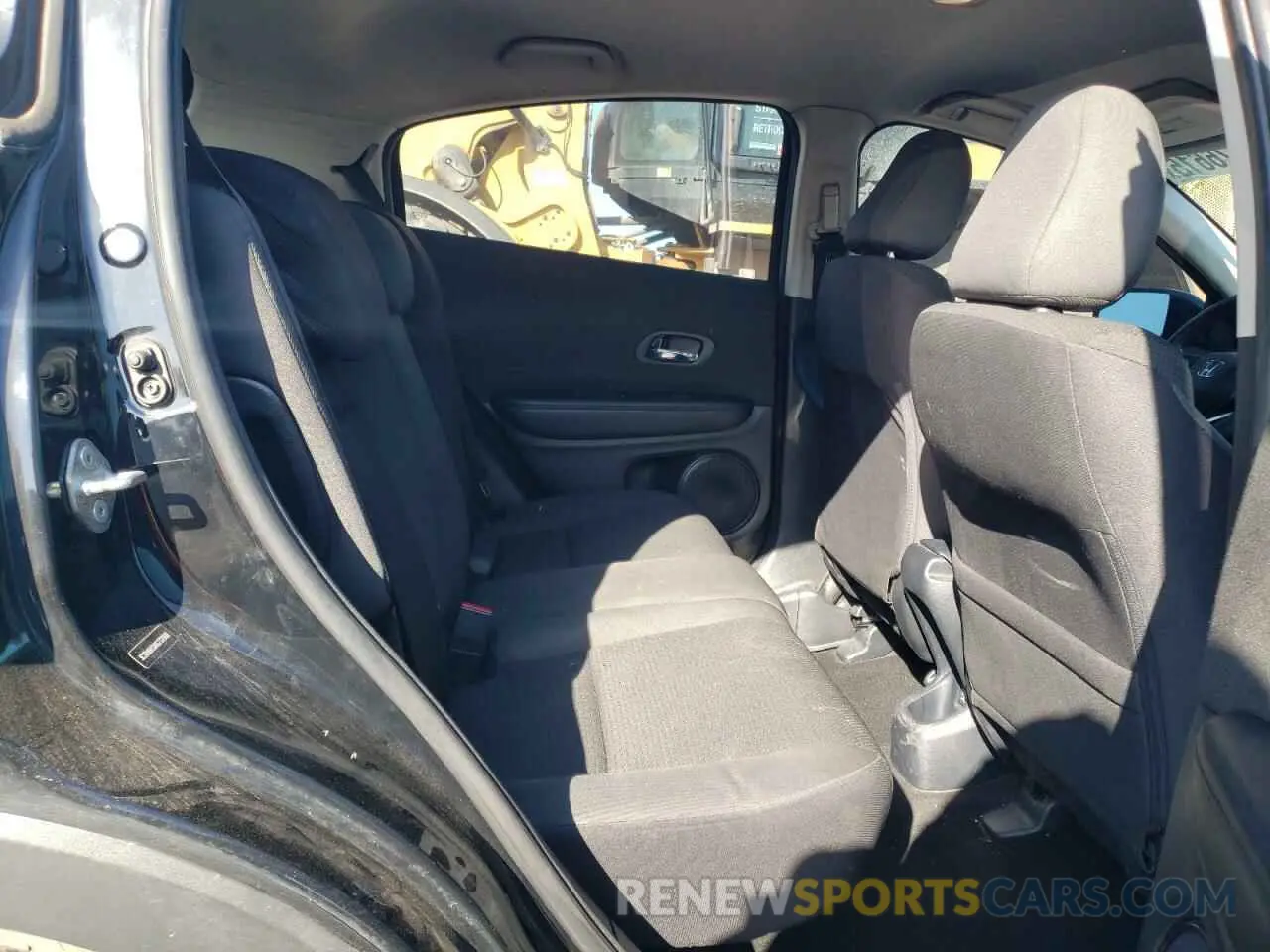 11 fotografías del automóvil dañado 3CZRU6H3XKG732660 HONDA HR-V 2019