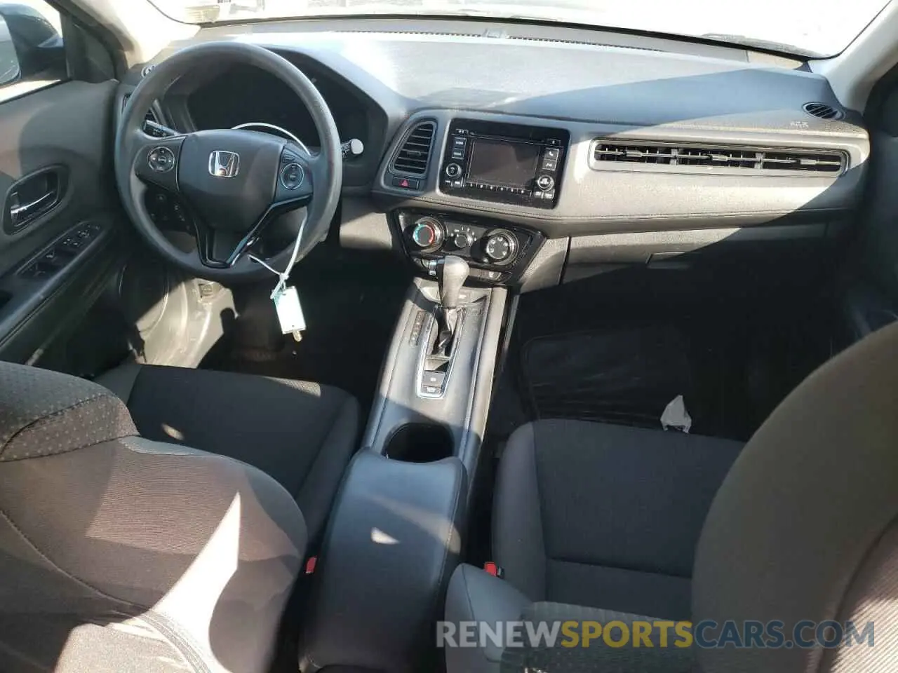8 fotografías del automóvil dañado 3CZRU6H3XKG732660 HONDA HR-V 2019
