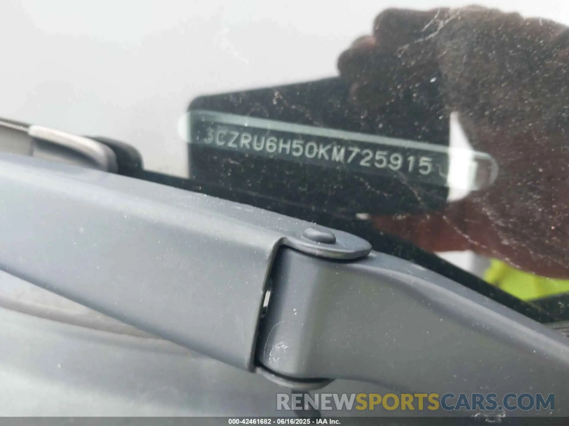 17 fotografías del automóvil dañado 3CZRU6H50KM725915 HONDA HR-V 2019