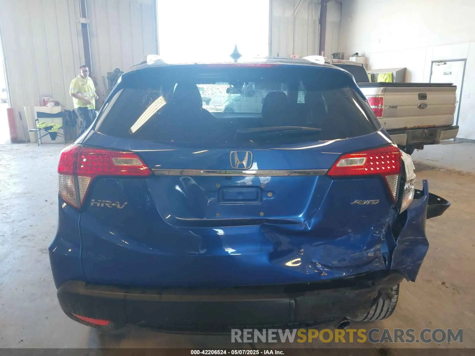 16 fotografías del automóvil dañado 3CZRU6H50KM739507 HONDA HR-V 2019