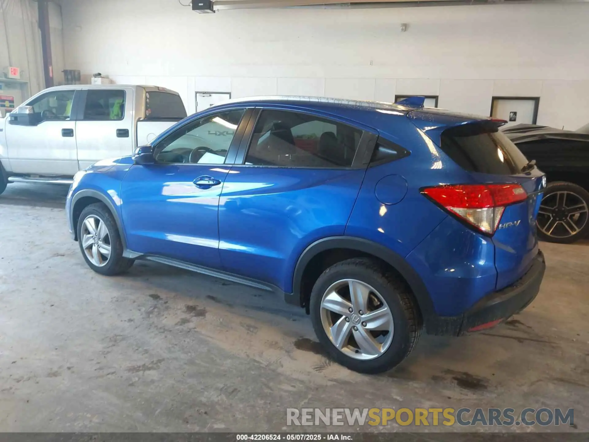 3 fotografías del automóvil dañado 3CZRU6H50KM739507 HONDA HR-V 2019