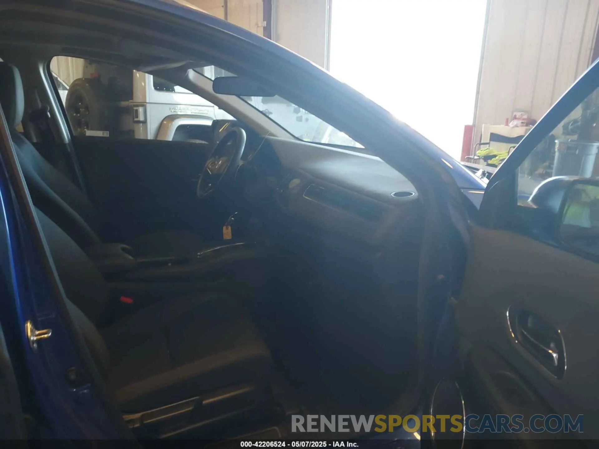 5 fotografías del automóvil dañado 3CZRU6H50KM739507 HONDA HR-V 2019