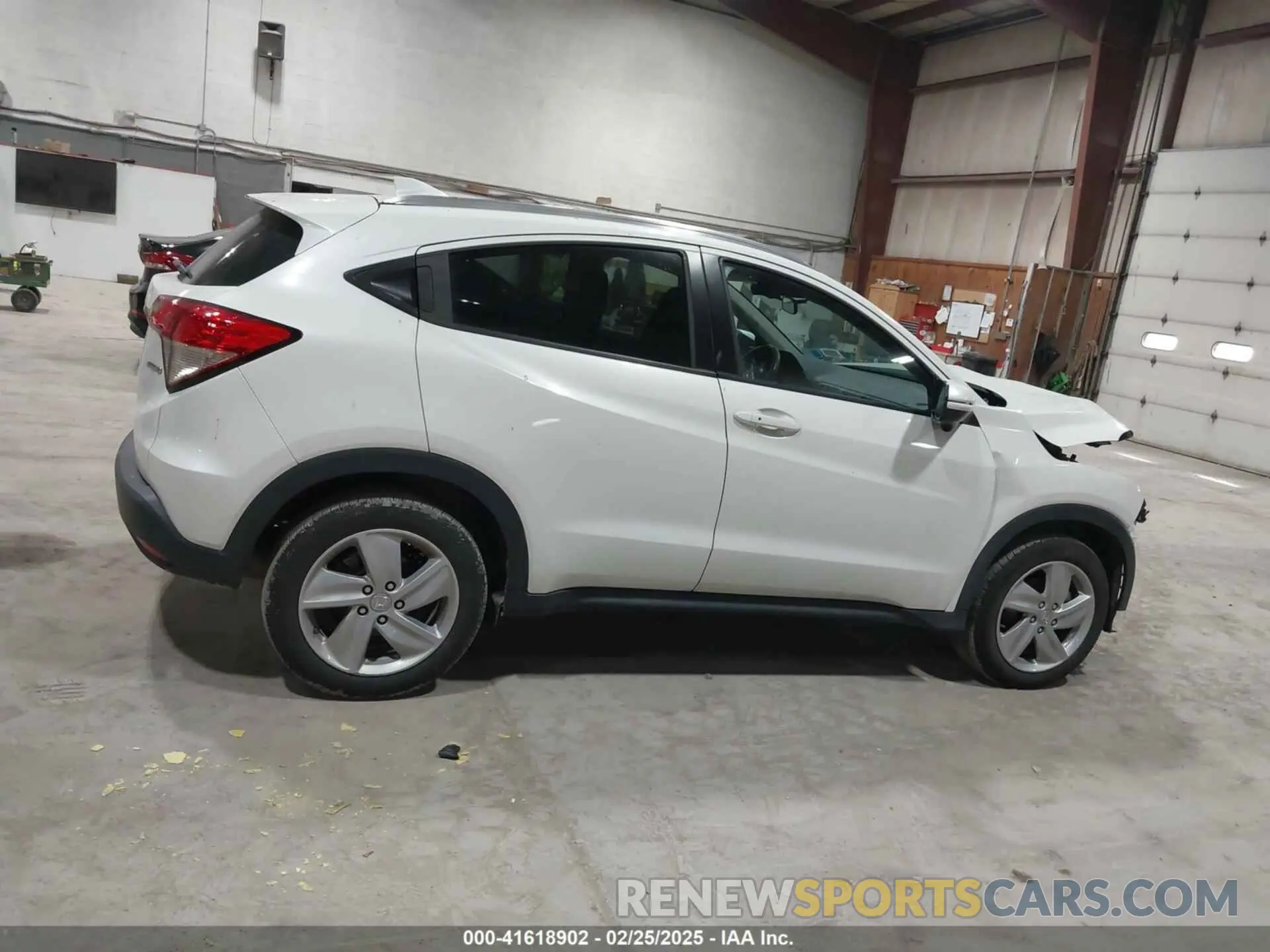 14 fotografías del automóvil dañado 3CZRU6H52KM731487 HONDA HR-V 2019
