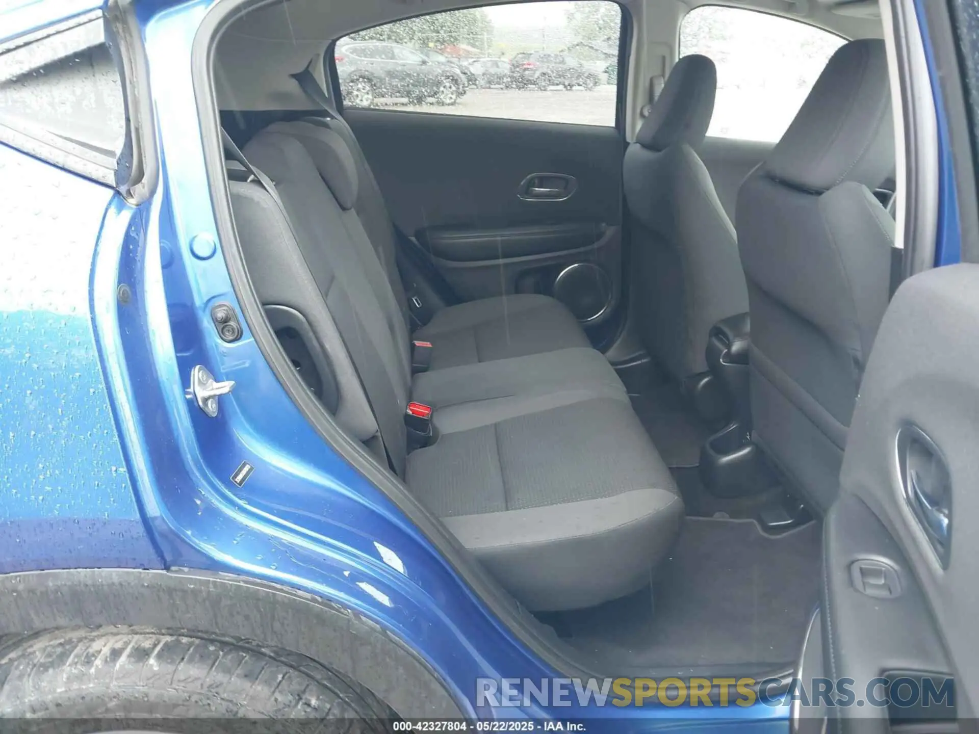 8 fotografías del automóvil dañado 3CZRU6H53KM709725 HONDA HR-V 2019