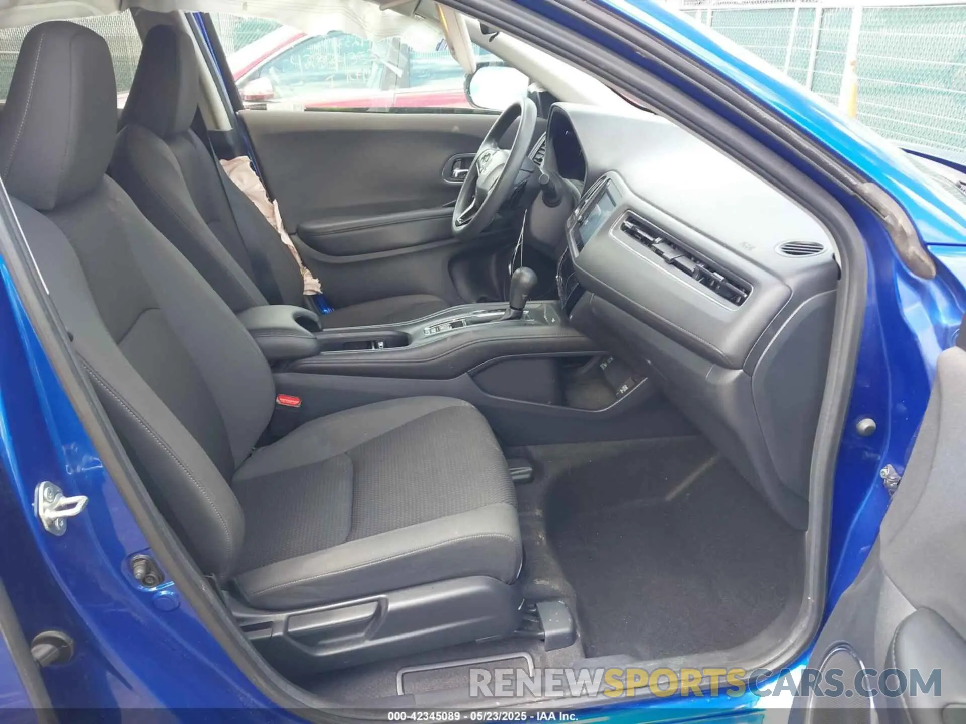 5 fotografías del automóvil dañado 3CZRU6H53KM733863 HONDA HR-V 2019