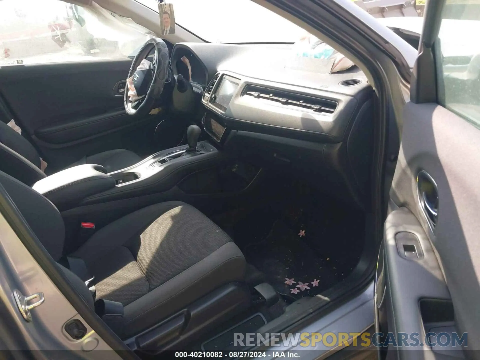 5 fotografías del automóvil dañado 3CZRU6H53KM735824 HONDA HR-V 2019
