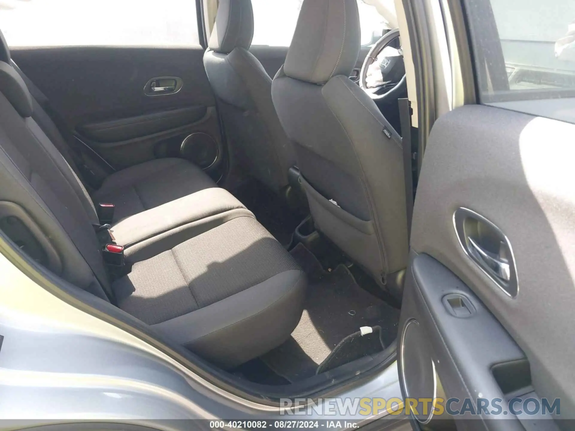 8 fotografías del automóvil dañado 3CZRU6H53KM735824 HONDA HR-V 2019