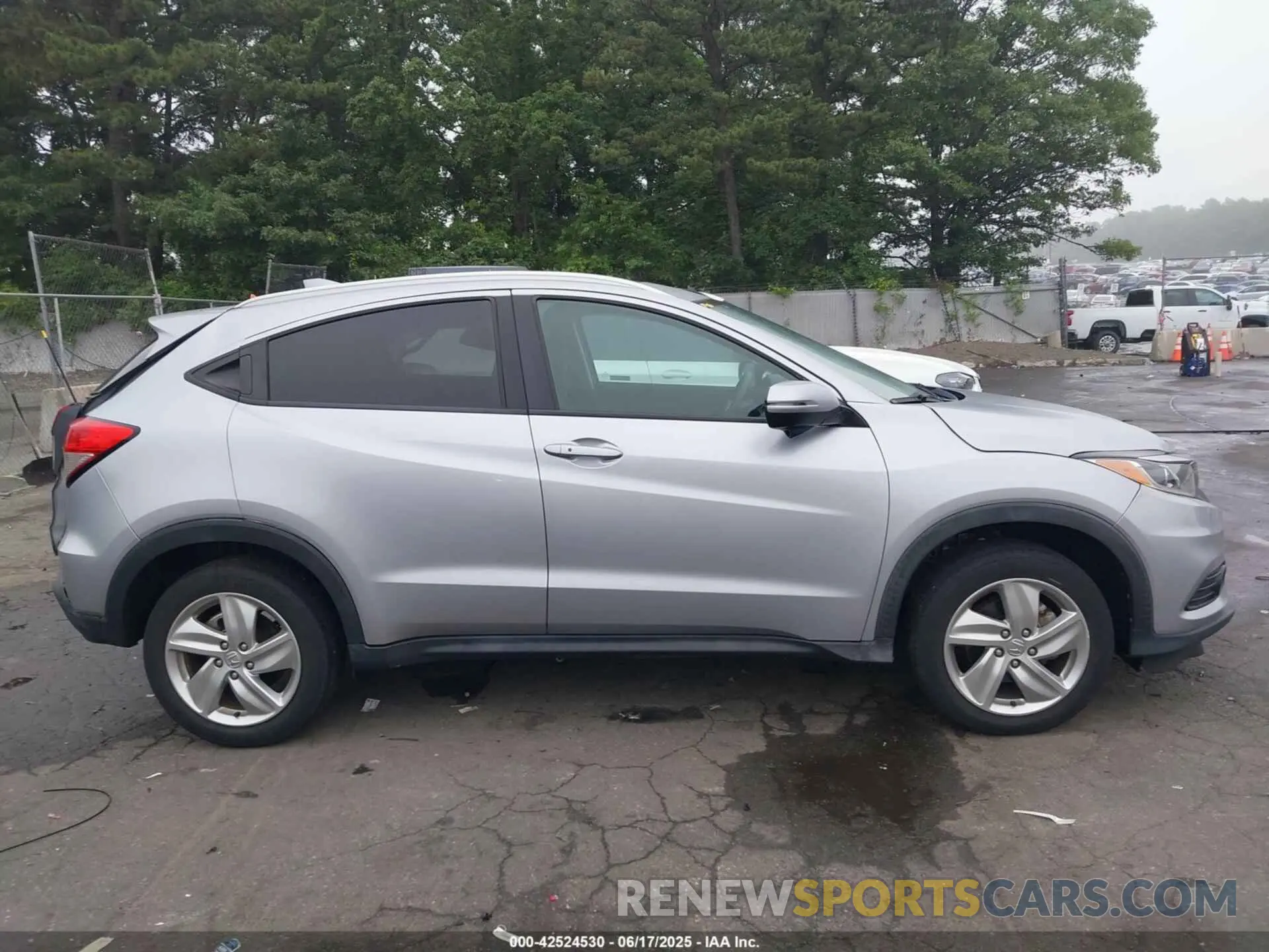 13 fotografías del automóvil dañado 3CZRU6H54KM726968 HONDA HR-V 2019