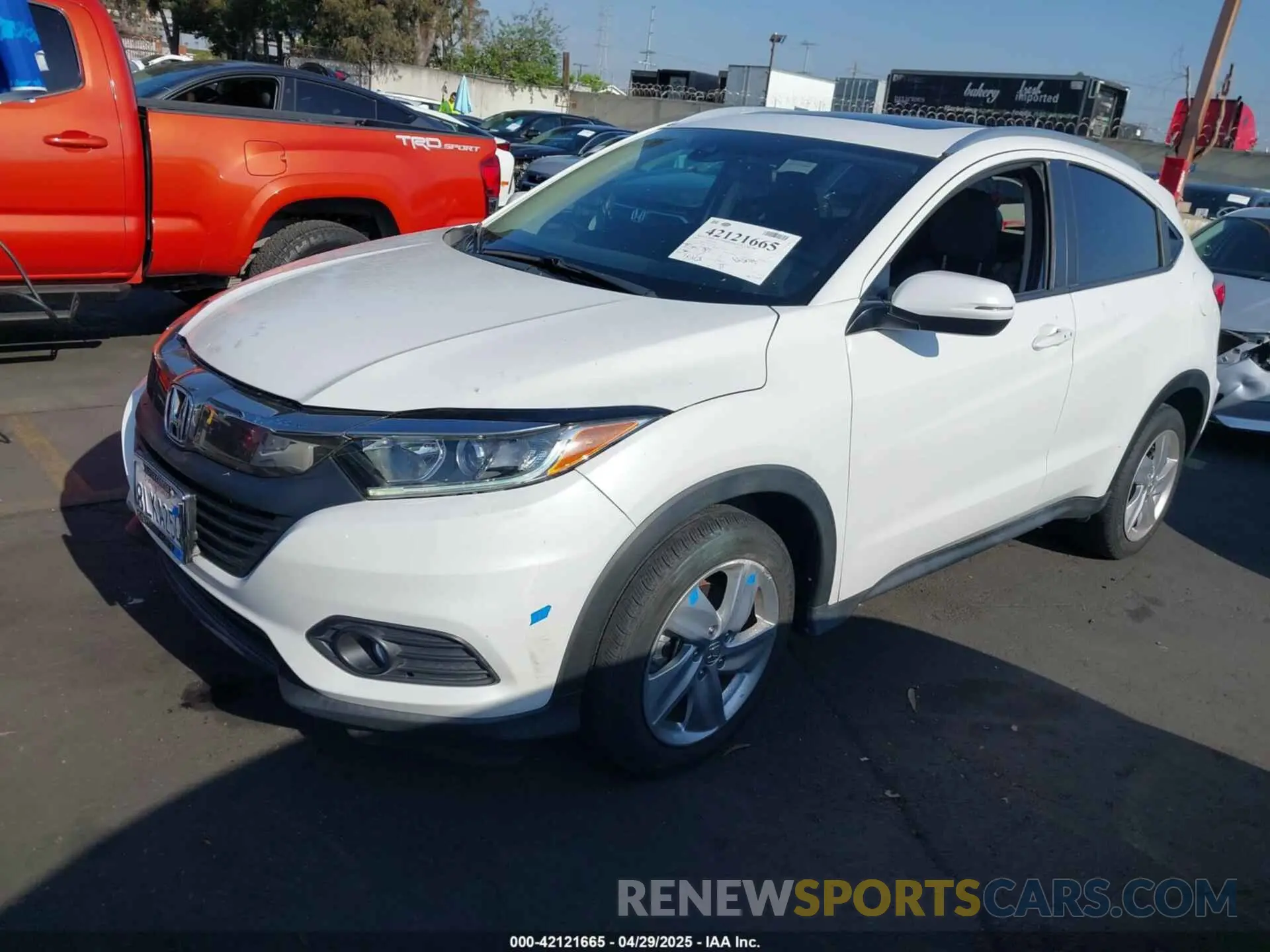 2 fotografías del automóvil dañado 3CZRU6H55KM726364 HONDA HR-V 2019