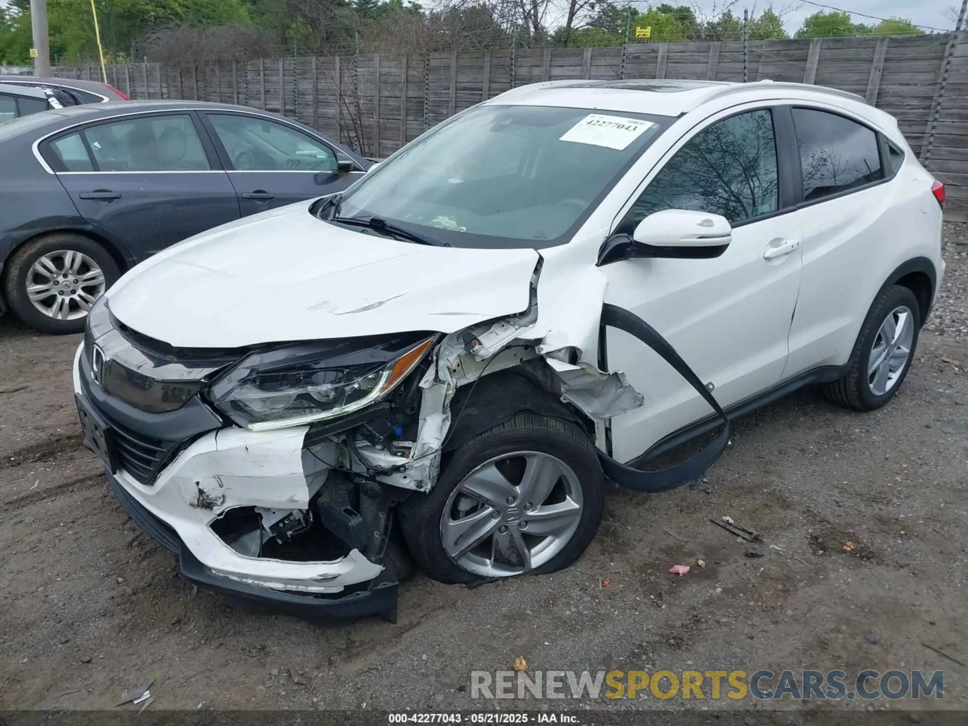 2 fotografías del automóvil dañado 3CZRU6H56KM727989 HONDA HR-V 2019