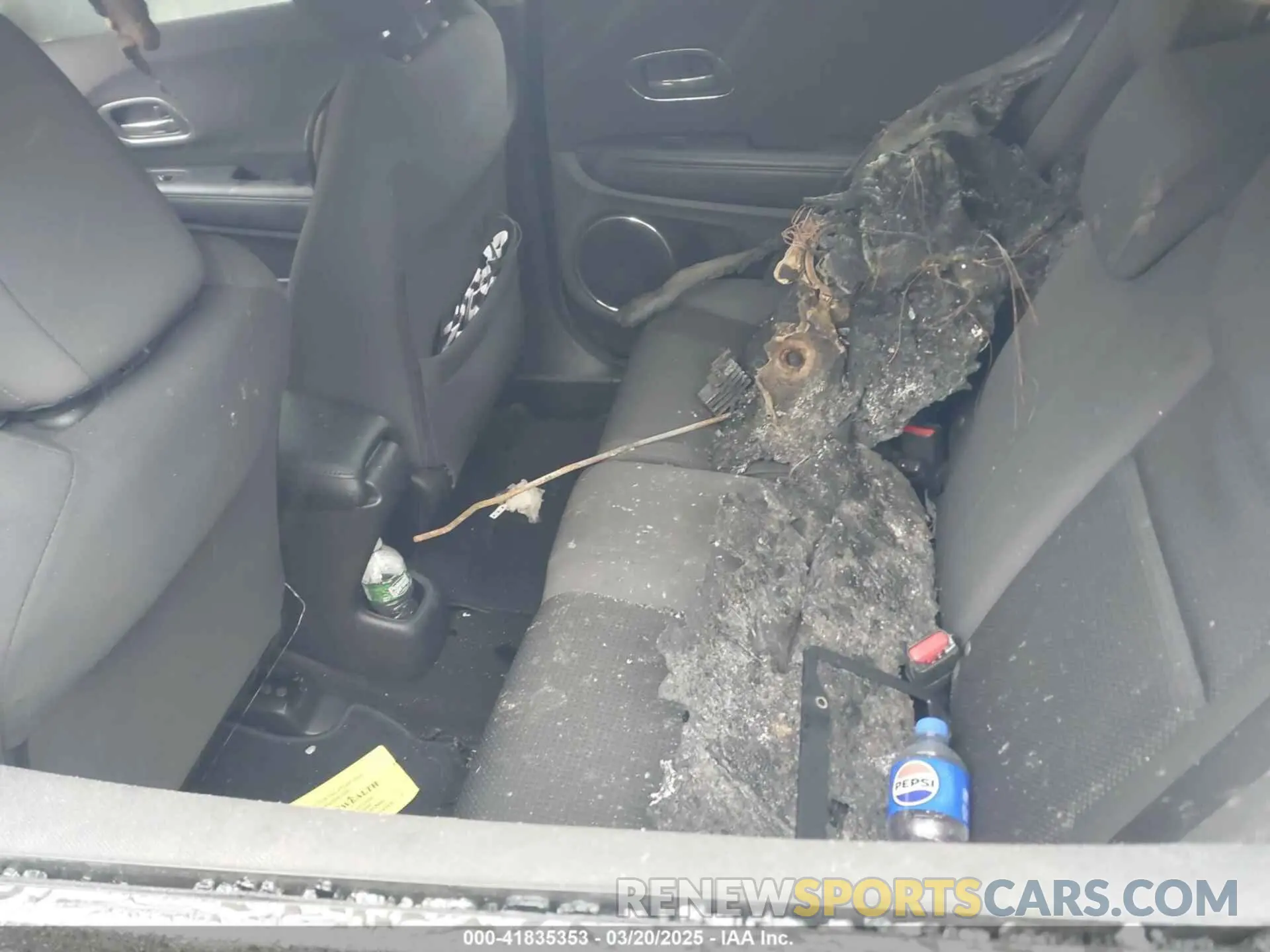 8 fotografías del automóvil dañado 3CZRU6H56KM734229 HONDA HR-V 2019