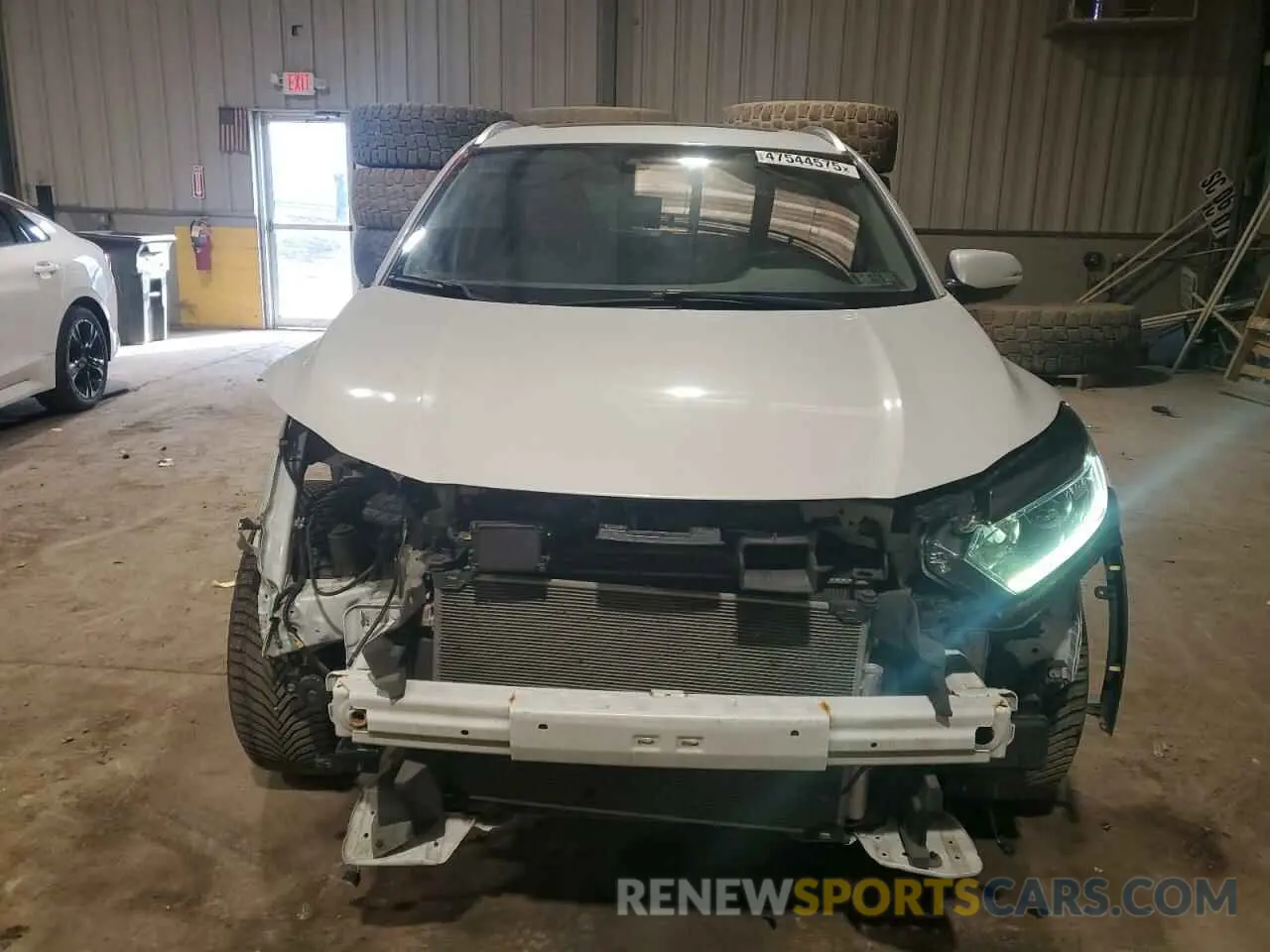 5 fotografías del automóvil dañado 3CZRU6H57KM716788 HONDA HR-V 2019