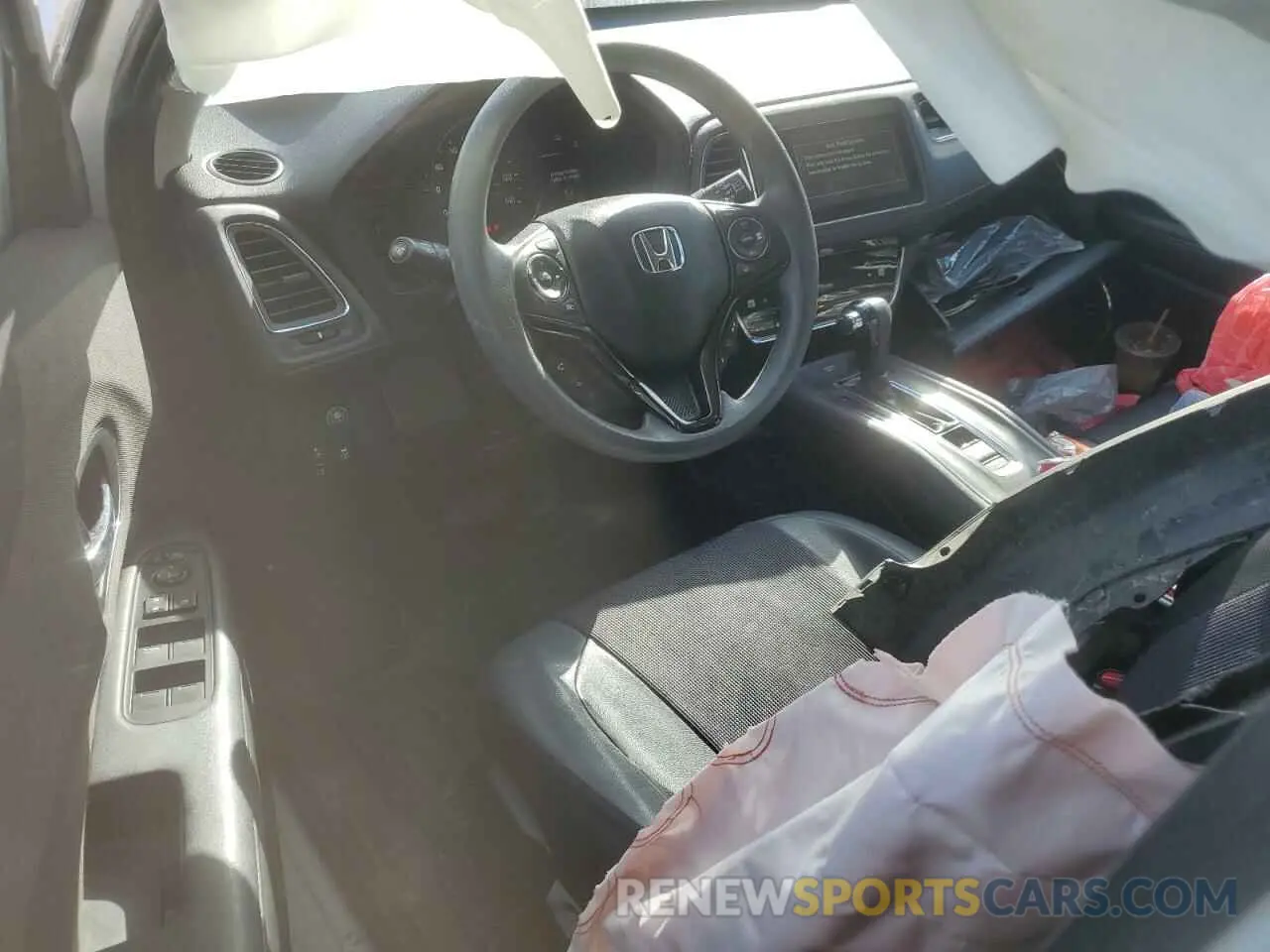 8 fotografías del automóvil dañado 3CZRU6H57KM731310 HONDA HR-V 2019