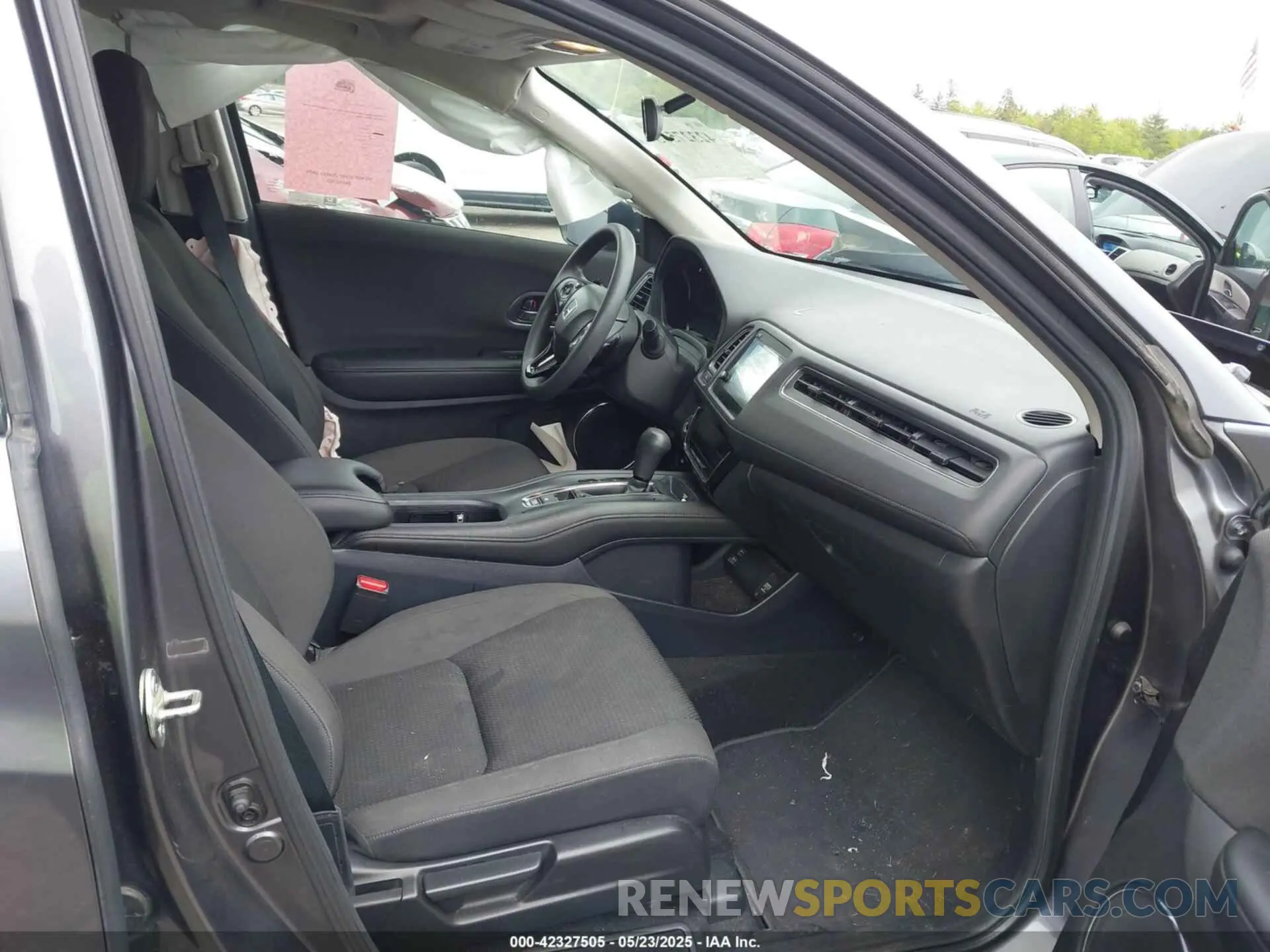 5 fotografías del automóvil dañado 3CZRU6H58KM709932 HONDA HR-V 2019