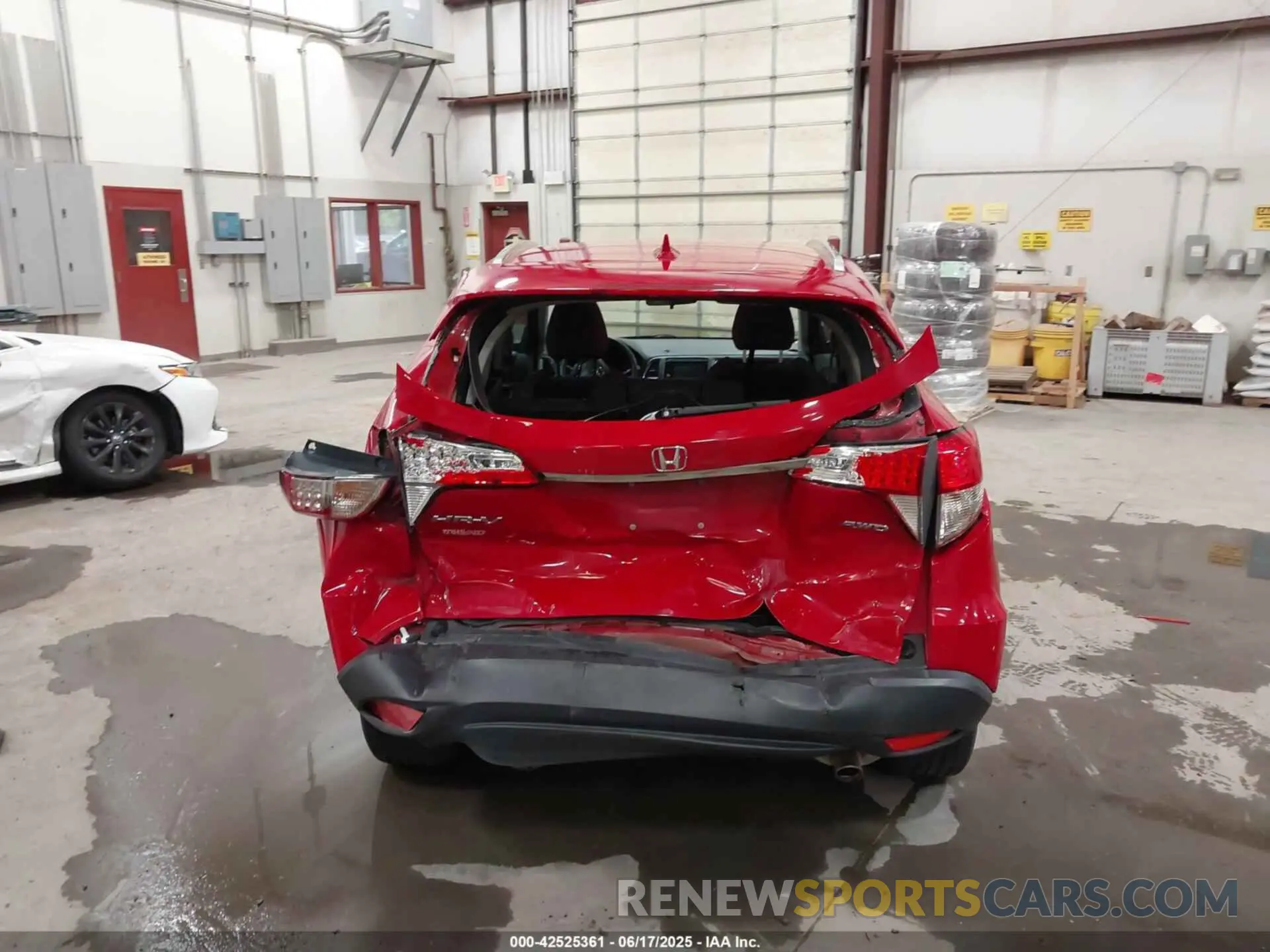 16 fotografías del automóvil dañado 3CZRU6H59KM706960 HONDA HR-V 2019