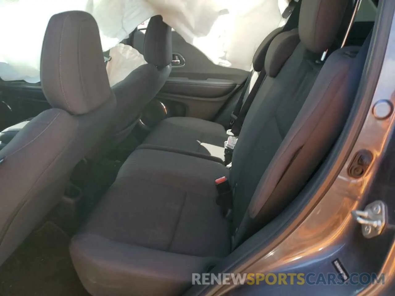 10 fotografías del automóvil dañado 3CZRU6H5XKM738400 HONDA HR-V 2019