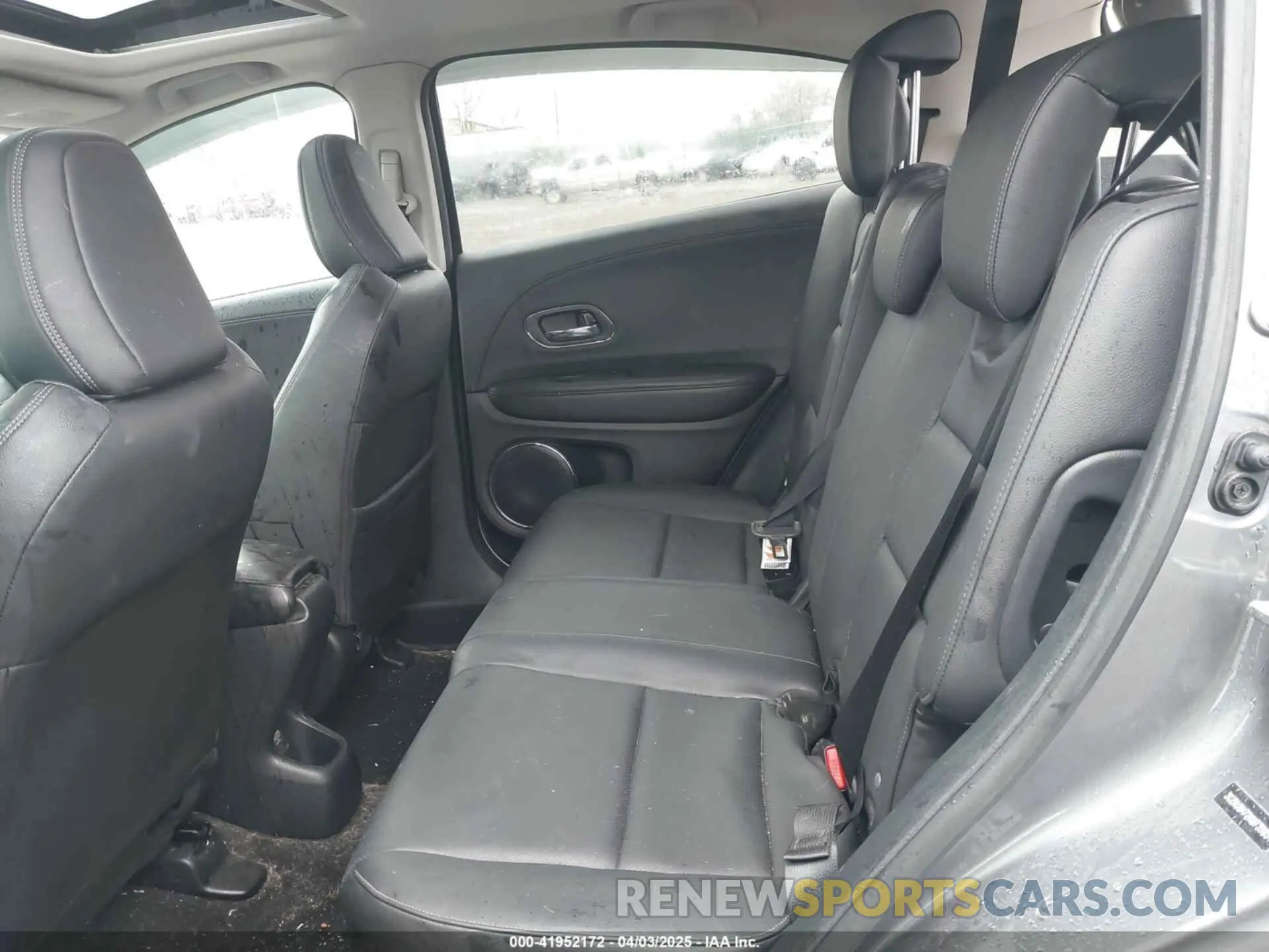 8 fotografías del automóvil dañado 3CZRU6H72KM735931 HONDA HR-V 2019