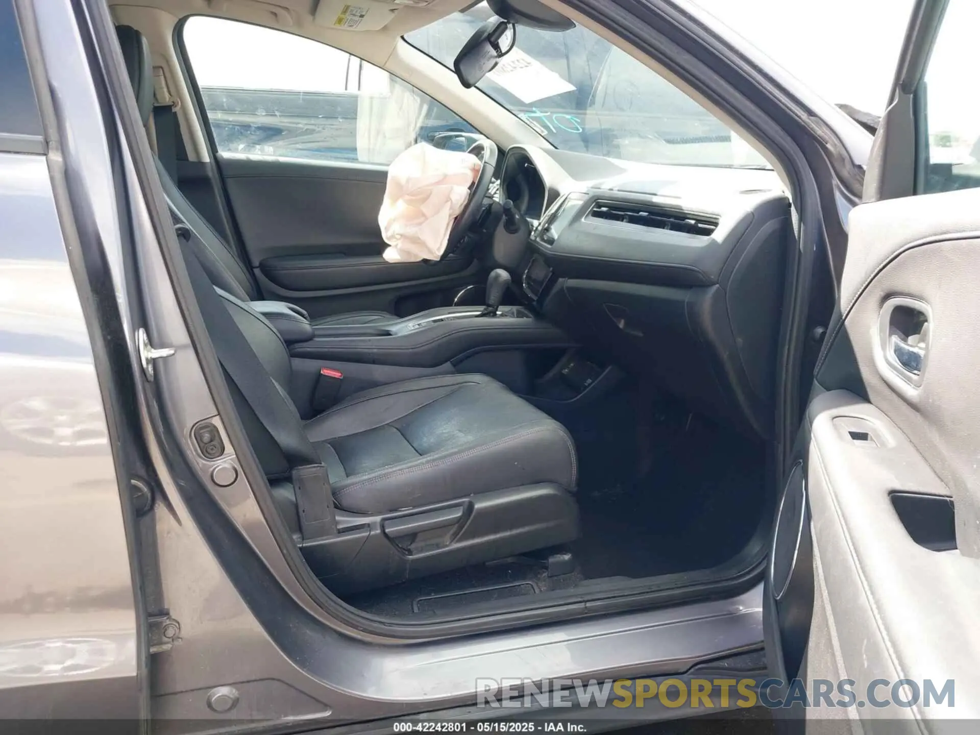 5 fotografías del automóvil dañado 3CZRU6H75KM710599 HONDA HR-V 2019