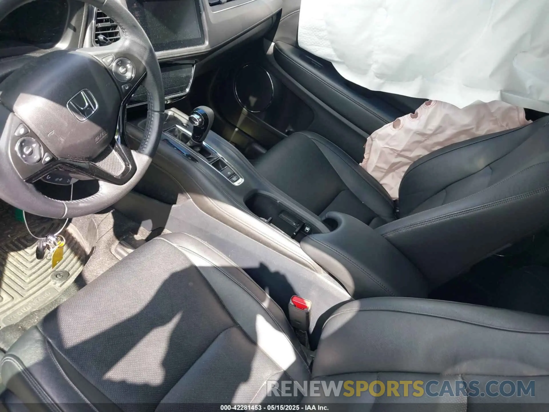 5 fotografías del automóvil dañado 3CZRU6H75KM722378 HONDA HR-V 2019