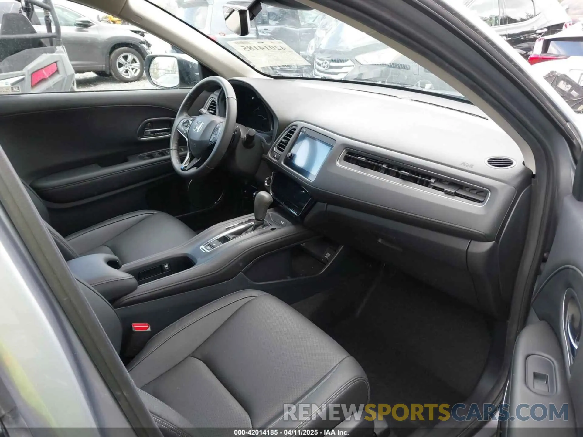 5 fotografías del automóvil dañado 3CZRU6H92KM711663 HONDA HR-V 2019