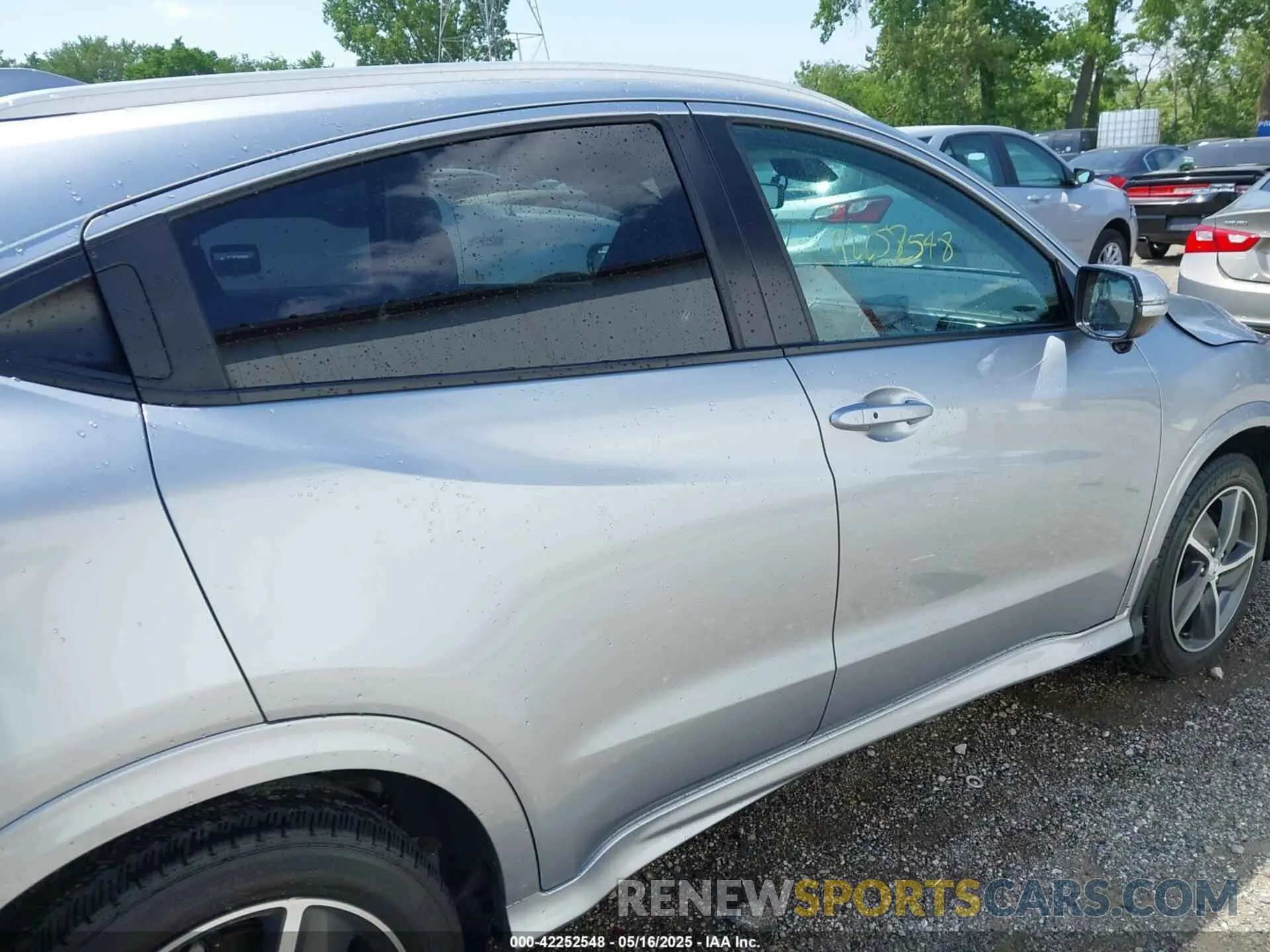 13 fotografías del automóvil dañado 3CZRU6H94KM702012 HONDA HR-V 2019