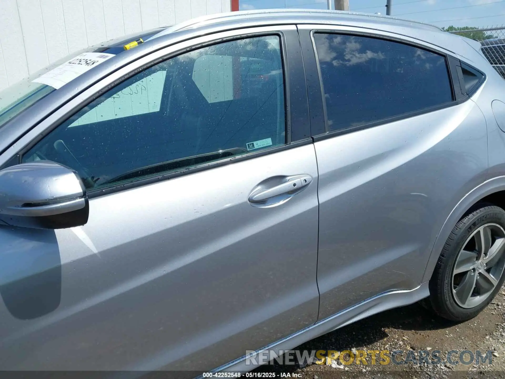 14 fotografías del automóvil dañado 3CZRU6H94KM702012 HONDA HR-V 2019