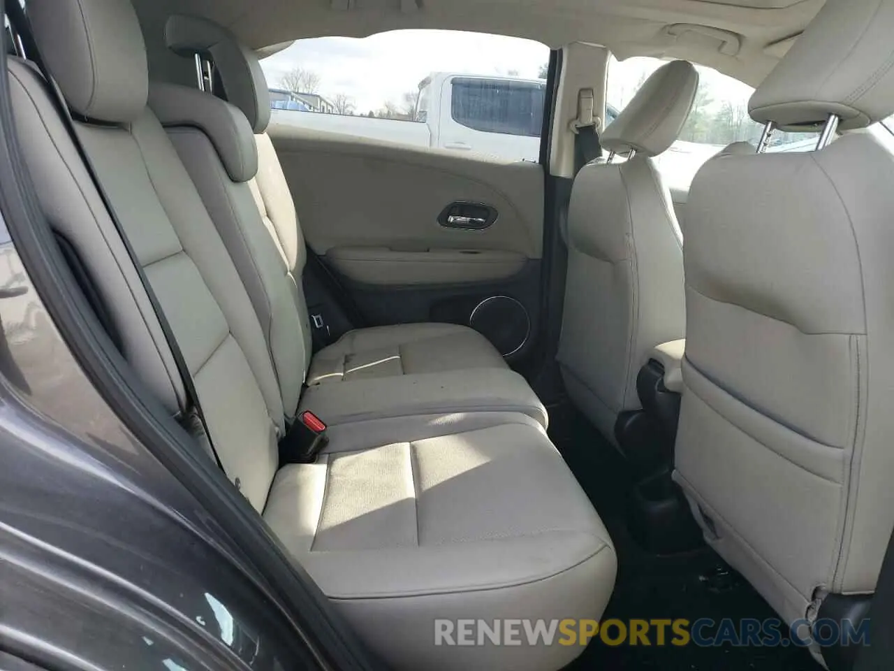 10 fotografías del automóvil dañado 3CZRU6H97KM701954 HONDA HR-V 2019