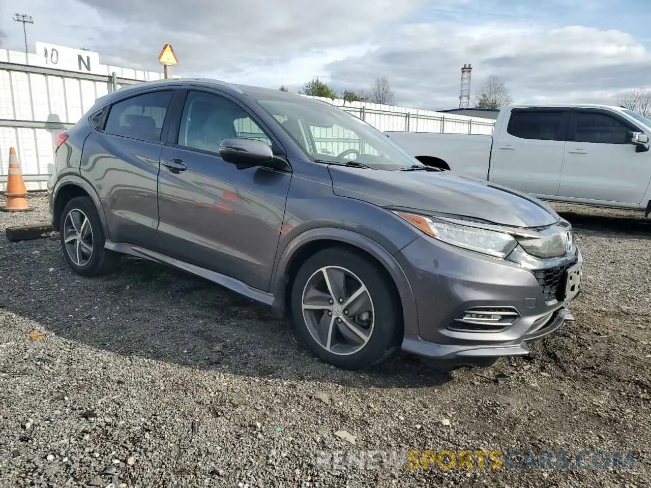 4 fotografías del automóvil dañado 3CZRU6H97KM701954 HONDA HR-V 2019