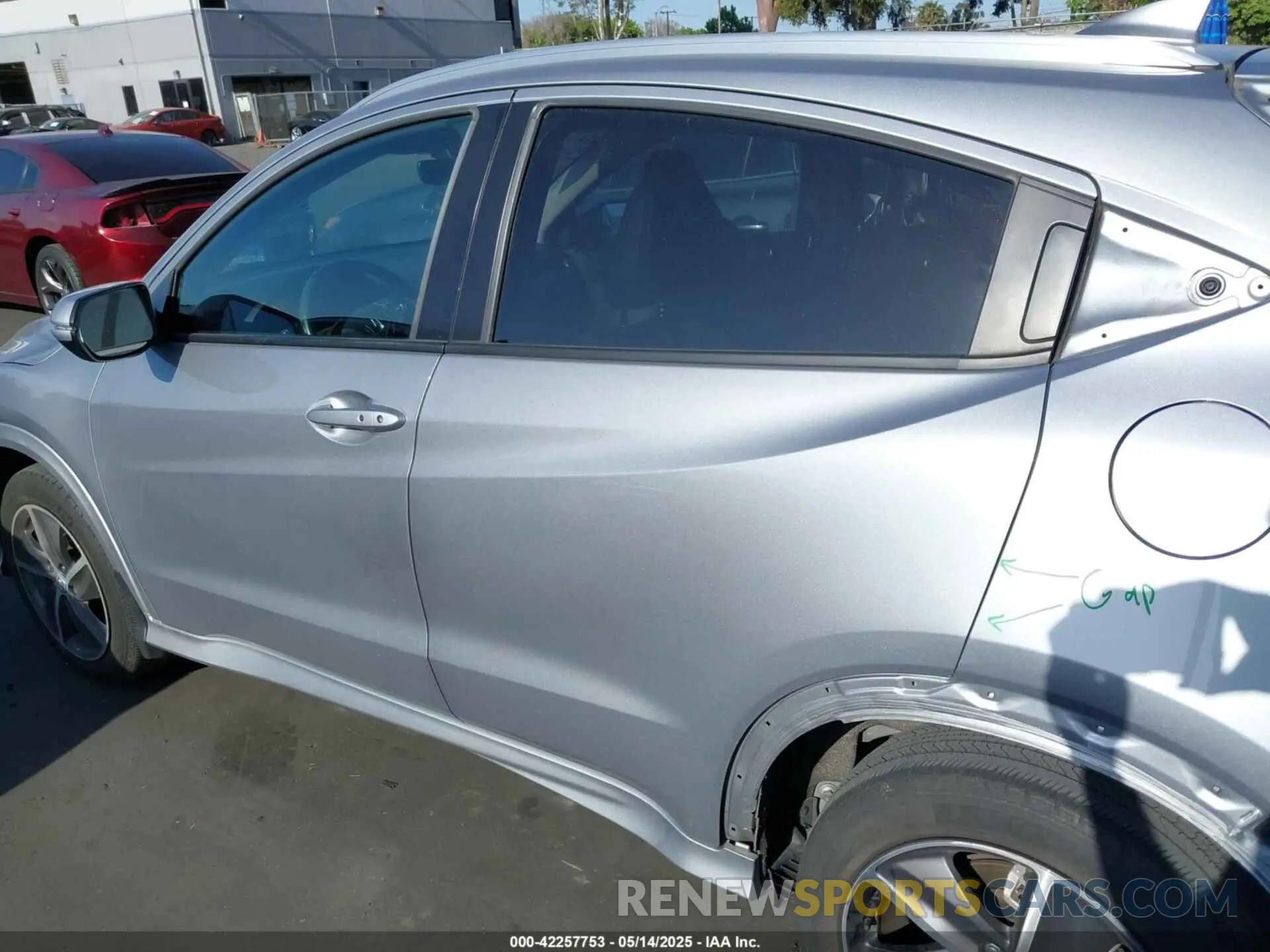 15 fotografías del automóvil dañado 3CZRU6H97KM711674 HONDA HR-V 2019