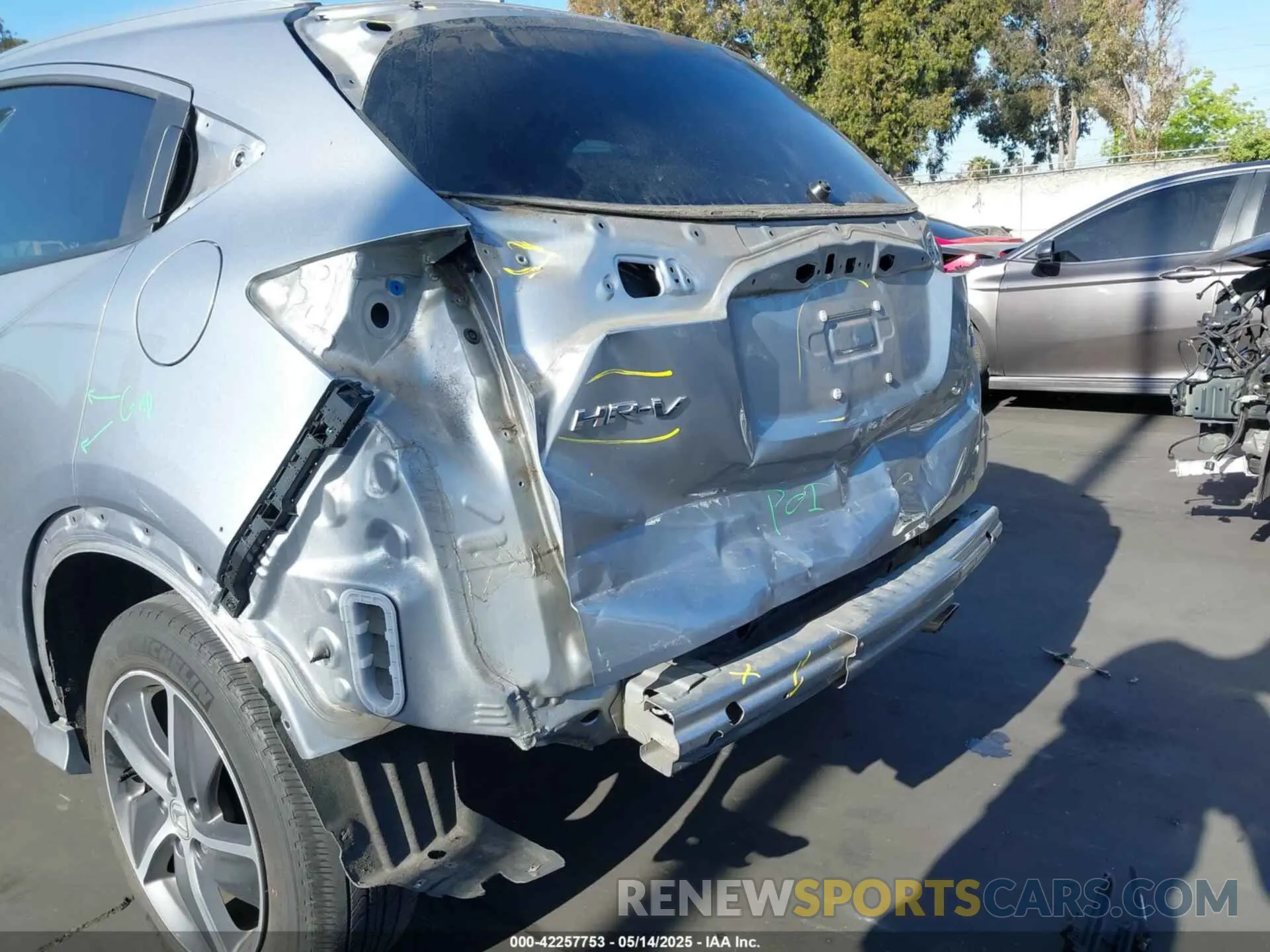 6 fotografías del automóvil dañado 3CZRU6H97KM711674 HONDA HR-V 2019