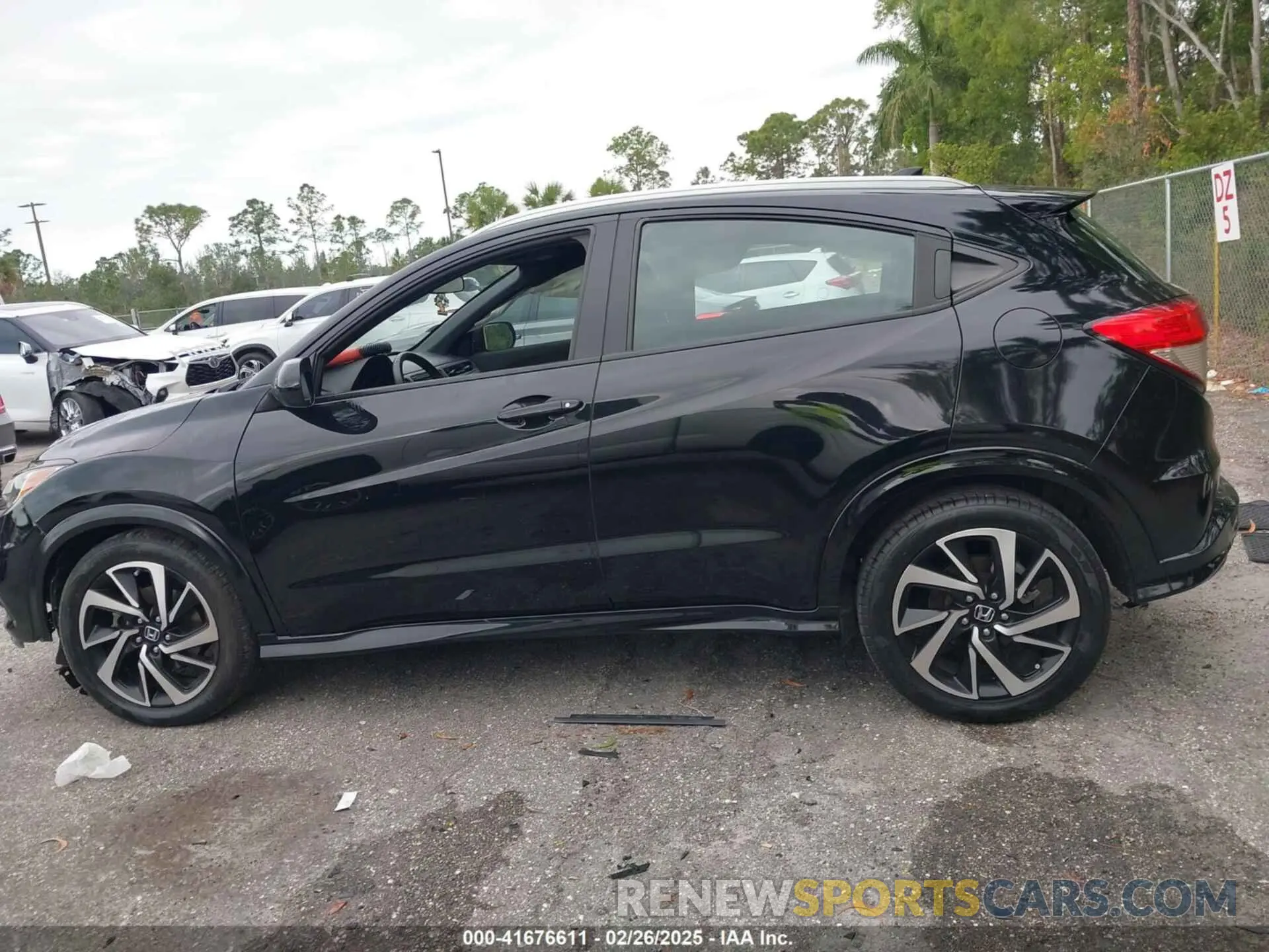 14 fotografías del automóvil dañado 3CZRU5H10LM710310 HONDA HR-V 2020