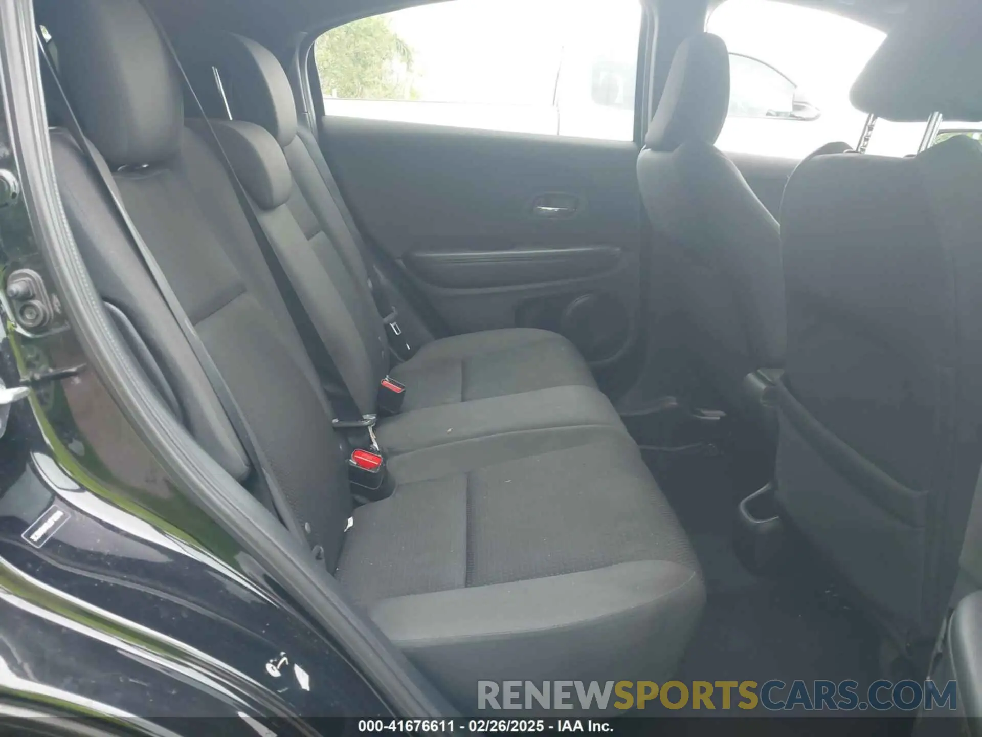 8 fotografías del automóvil dañado 3CZRU5H10LM710310 HONDA HR-V 2020