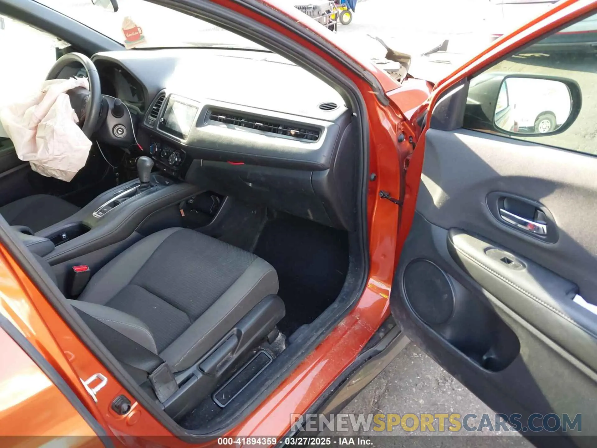 5 fotografías del automóvil dañado 3CZRU5H16LM709128 HONDA HR-V 2020